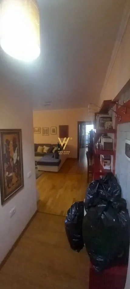 Tirane, shitet apartament 2+1+Ballkon Kati 6, 92 m² 195.000 € (KOMUNA E PARISIT)