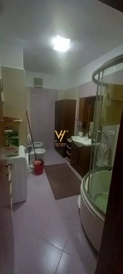 Tirane, shitet apartament 2+1+Ballkon Kati 6, 92 m² 195.000 € (KOMUNA E PARISIT)