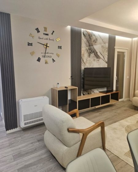 Tirane, jepet me qera apartament 2+1 Kati 6, 90 m² 700 € (LAPRAKE)