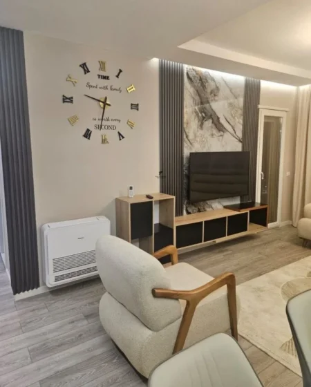 Tirane, jepet me qera apartament 2+1 Kati 6, 90 m² 700 € (LAPRAKE)