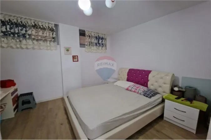 jepet me qera apartament 2+1 , 103 m² 450 € (Ujë i Ftohtë – Lungo Mare, Vlorë)