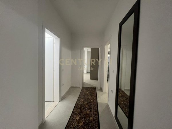 Durres, jepet me qera apartament 2+1 Kati 2, 110 m² 400 € (Durres, Ish Rajoni i Policise)