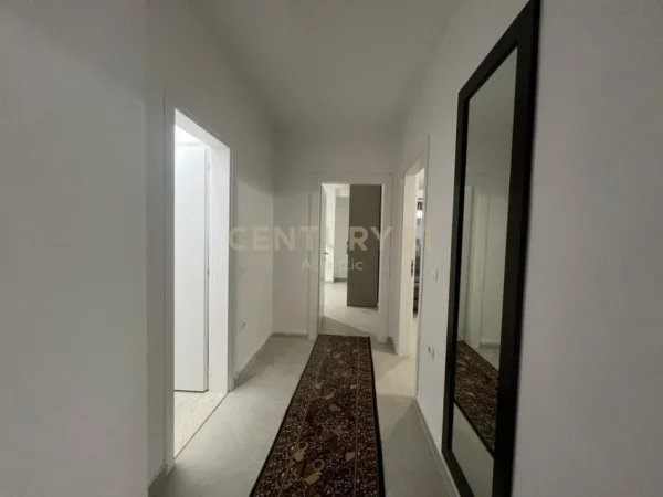 Durres, jepet me qera apartament 2+1 Kati 2, 110 m² 400 € (Durres, Ish Rajoni i Policise)