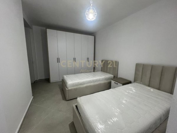 Durres, jepet me qera apartament 2+1 Kati 2, 110 m² 400 € (Durres, Ish Rajoni i Policise)
