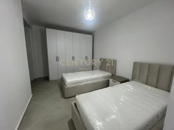 Durres, jepet me qera apartament 2+1 Kati 2, 110 m² 400 € (Durres, Ish Rajoni i Policise)