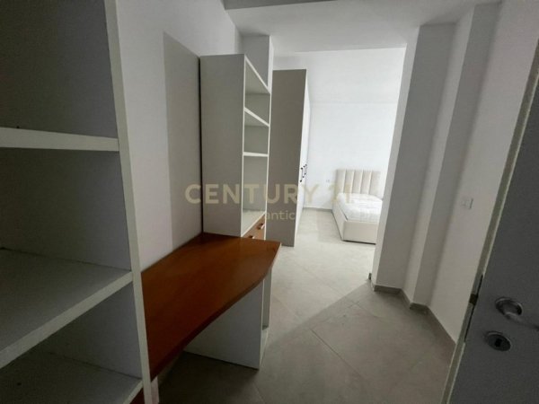 Durres, jepet me qera apartament 2+1 Kati 2, 110 m² 400 € (Durres, Ish Rajoni i Policise)