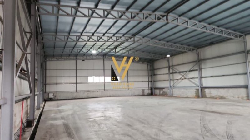 Tirane, jepet me qera magazine Kati 0, 600 m² 2.300 € (KAMEZ)