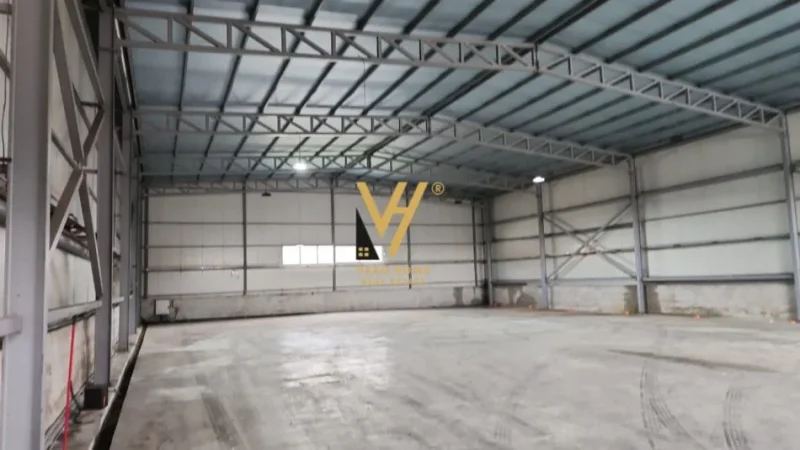 Tirane, jepet me qera magazine Kati 0, 600 m² 2.300 € (KAMEZ)