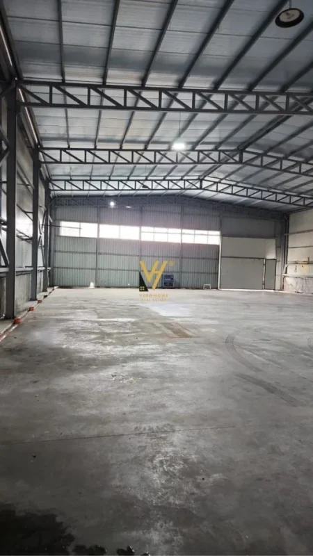 Tirane, jepet me qera magazine Kati 0, 600 m² 2.300 € (KAMEZ)