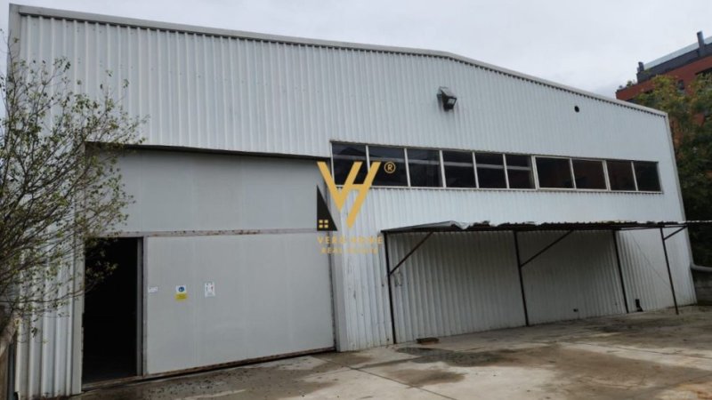 Tirane, jepet me qera magazine Kati 0, 600 m² 2.300 € (KAMEZ)