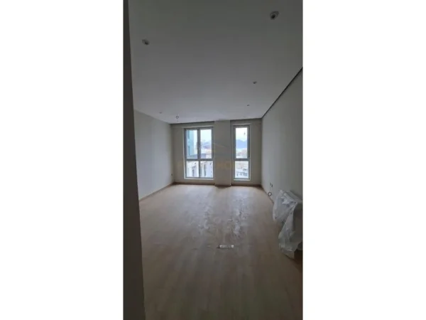 Tirane, jepet me qera apartament 1+1+Aneks+Ballkon Kati 6, 67 m² 850 € (KOMUNA E PARISIT)