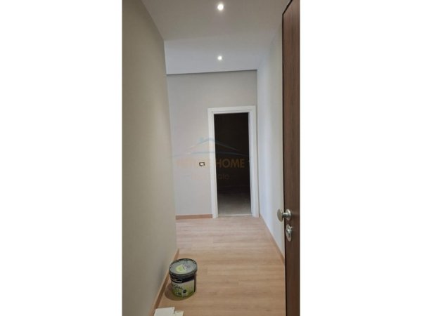 Tirane, jepet me qera apartament 1+1+Aneks+Ballkon Kati 6, 67 m² 850 € (KOMUNA E PARISIT)