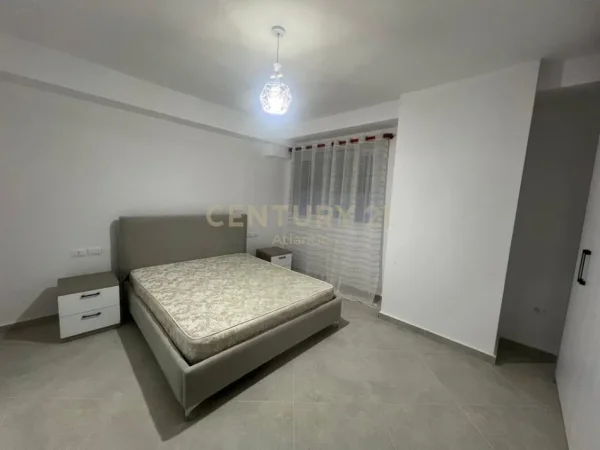 Durres, jepet me qera apartament 2+1 Kati 2, 110 m² 400 € (Durres, Ish Rajoni i Policise)