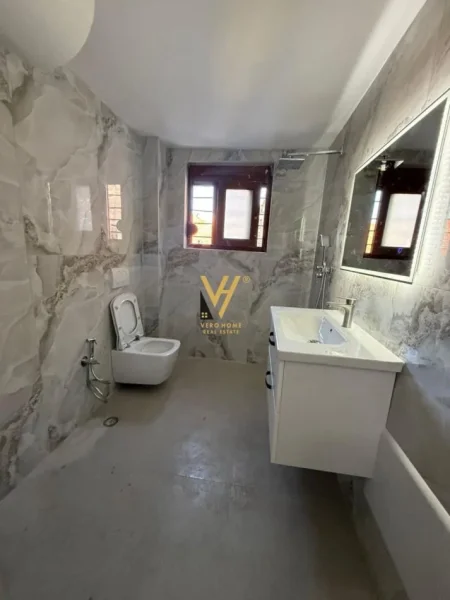 Tirane, jepet me qera ambjent biznesi Kati 2, 70 m² 500 € (VASIL SHANTO)