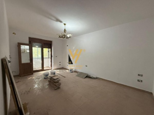 Tirane, jepet me qera ambjent biznesi Kati 2, 70 m² 500 € (VASIL SHANTO)
