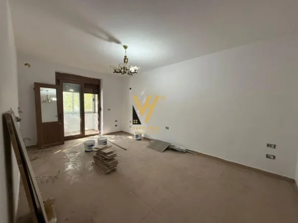 Tirane, jepet me qera ambjent biznesi Kati 2, 70 m² 500 € (VASIL SHANTO)