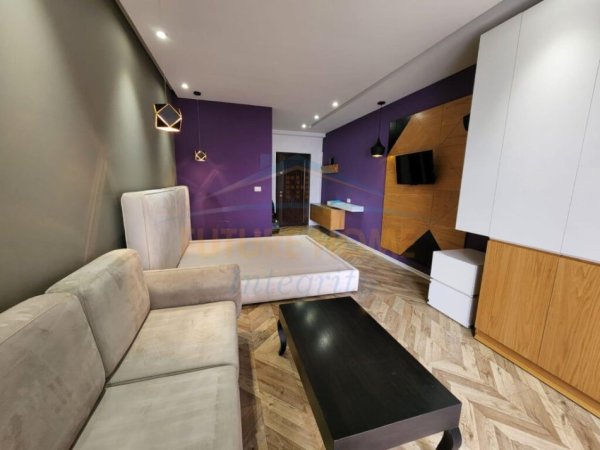 Tirane, jepet me qera Garsionere  Kati 2, 39 m² 400 € (BRRYLI)  AL38430