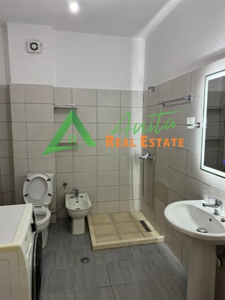 Tirane, jepet me qera apartament 2+1+Ballkon Kati 1, 90 m², 45 000 Leke (Yzberish)