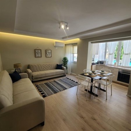 Tirane, jepet me qera apartament 1+1+Ballkon Kati 2, 60 m² 750 € (QENDER)