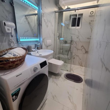 Tirane, jepet me qera apartament 1+1+Ballkon Kati 2, 60 m² 750 € (QENDER)