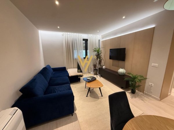 Tirane, jepet me qera apartament 1+1+Ballkon Kati 3, 75 m² 900 € (ISH BLLOK)