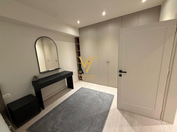 Tirane, jepet me qera apartament 1+1+Ballkon Kati 3, 75 m² 900 € (ISH BLLOK)