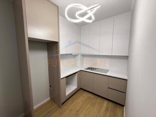 Tirane, shitet apartament 1+1 Kati 1, 118.000 € 