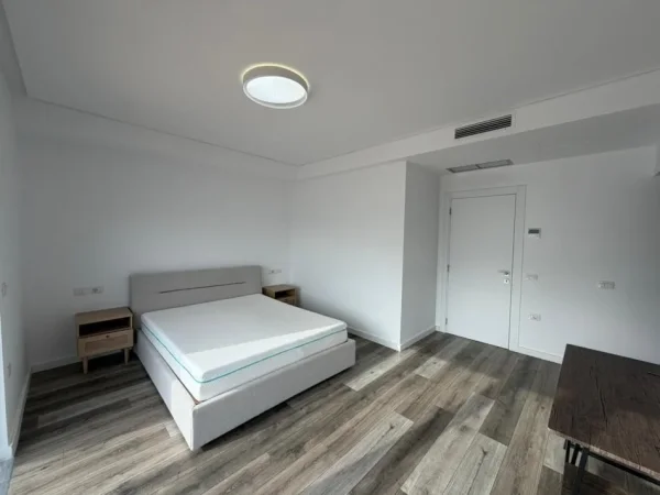 Tirane, jepet me qera Vile 3 Katshe Kati 0, 450 m² 2.350 € (Prane TEG)