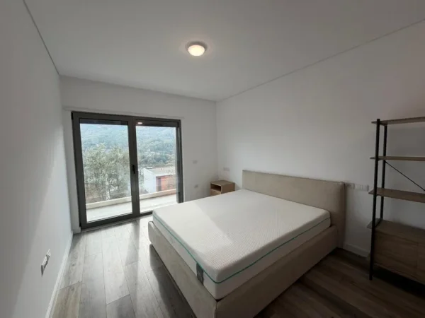 Tirane, jepet me qera Vile 3 Katshe Kati 0, 450 m² 2.350 € (Prane TEG)