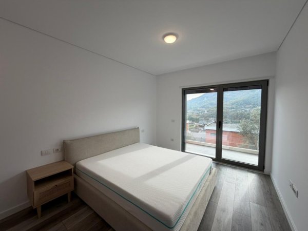 Tirane, jepet me qera Vile 3 Katshe Kati 0, 450 m² 2.350 € (Prane TEG)