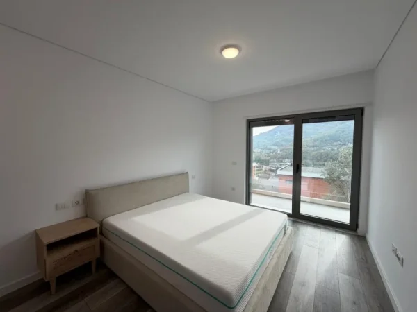Tirane, jepet me qera Vile 3 Katshe Kati 0, 450 m² 2.350 € (Prane TEG)