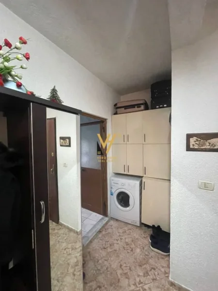 Tirane, jepet me qera apartament 3+1+Ballkon Kati 6, 100 m² 450 € (DON BOSKO)