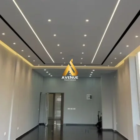 Tirane, jepet me qera ambjent biznesi Kati 2, 75 m² 700 € (Bulevardi Blu)