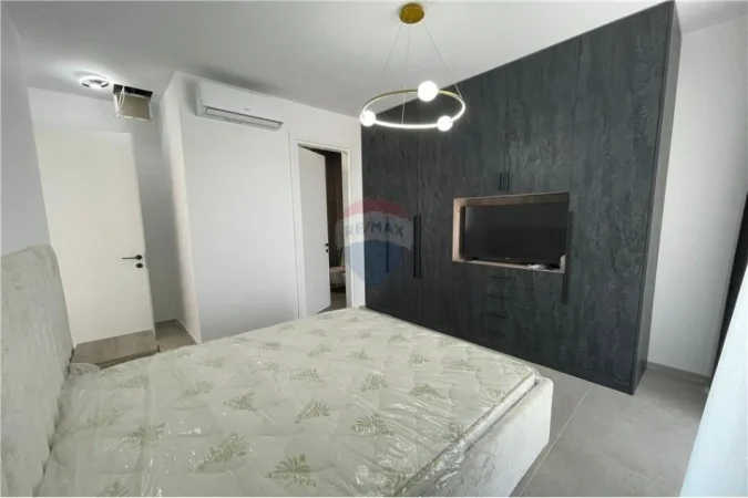 Tirane, jepet me qera apartament 2+1+Ballkon , 99 m² 1.500 € (Liqeni Thate)