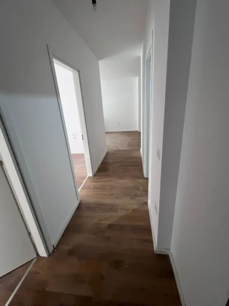Tirane, jepet me qera apartament 2+1 Kati 3, 600 € 