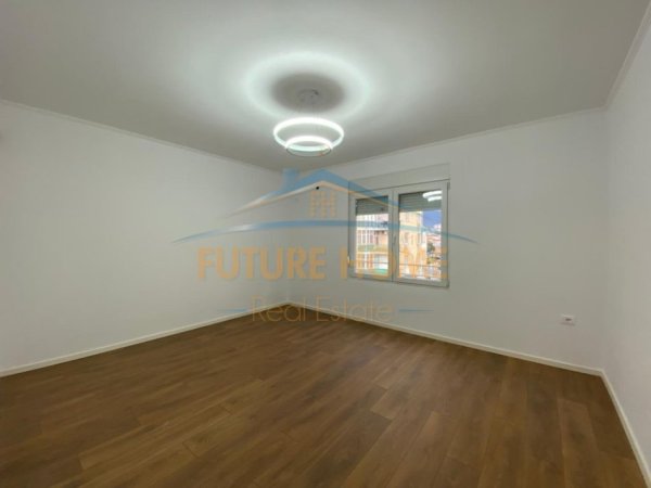 Tirane, shitet apartament 1+1+Ballkon Kati 4, 52 m² 95.000 € (Porcelan, behet me kredi)