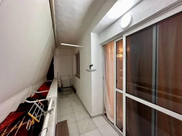 Tirane, jepet me qera apartament 1+1 Kati 3, 65 m² 600 € (QENDER)