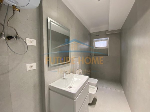 Tirane, shitet apartament 2+1+Ballkon Kati 4, 65 m² 118.000 € (Porcelan)
