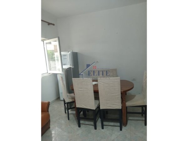 Tirane, jepet me qera apartament 2+1 Kati 1, 