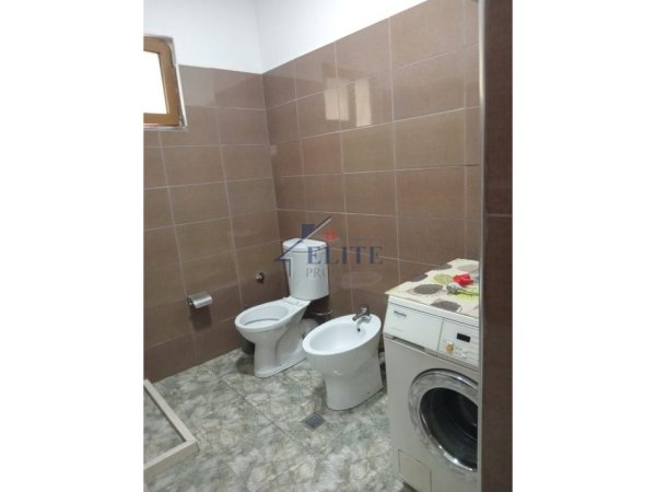 Tirane, jepet me qera apartament 2+1 Kati 1, 