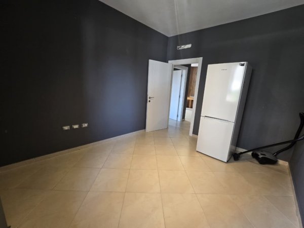 Tirane, jepet me qera apartament 2+1 Kati 3, 102 m² 850 € (Qender)