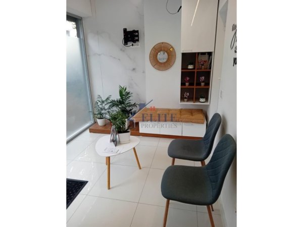 Tirane, jepet me qera dyqan ,