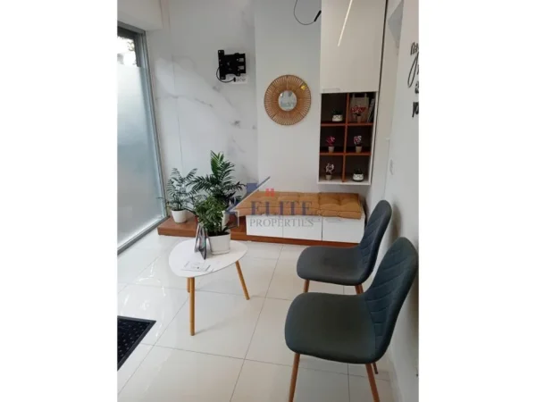 Tirane, jepet me qera dyqan ,