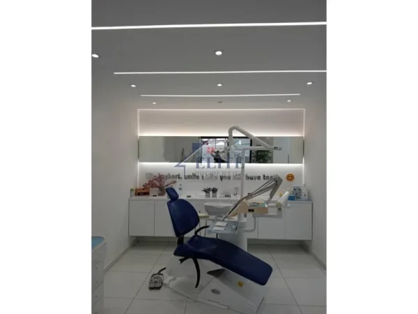 Tirane, jepet me qera dyqan ,