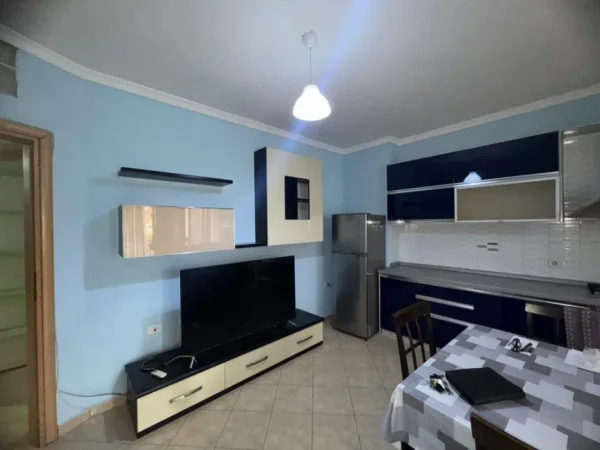 Tirane, jepet me qera apartament 2+1+Ballkon Kati 3, 90 m² 500 € (Astir)