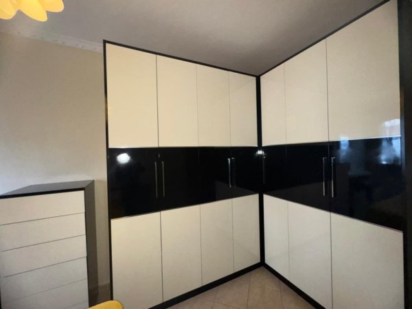 Tirane, jepet me qera apartament 2+1+Ballkon Kati 3, 90 m² 500 € (Astir)