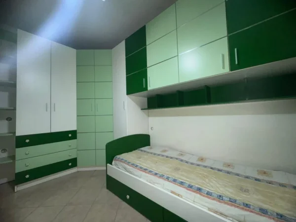 Tirane, jepet me qera apartament 2+1+Ballkon Kati 3, 90 m² 500 € (Astir)