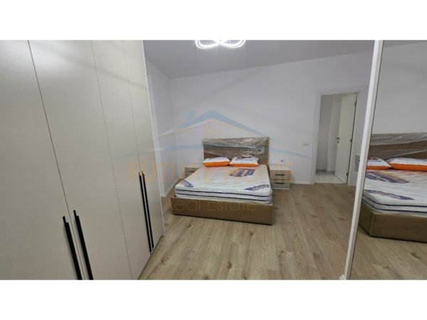 Tirane, jepet me qera apartament 3+1 Kati 2, 102 m² 1.000 € 