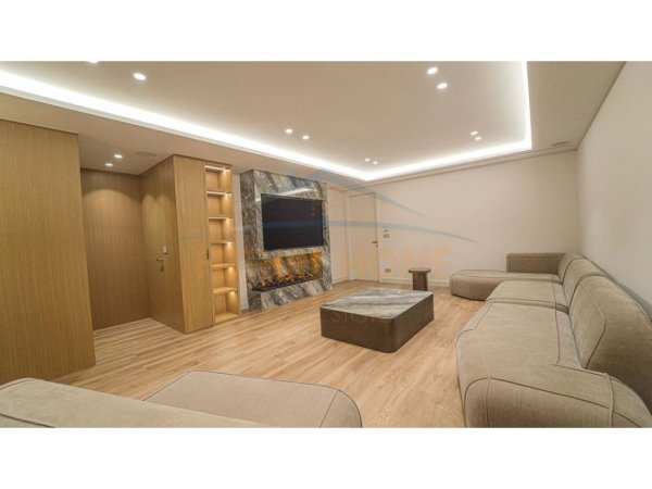 Tirane, jepet me qera Vile 2 Katshe Kati 0, 359 m² 4.000 € 