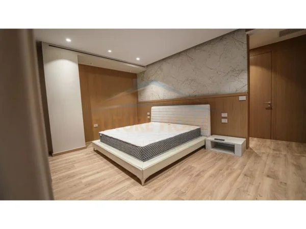 Tirane, jepet me qera Vile 2 Katshe Kati 0, 359 m² 4.000 € 